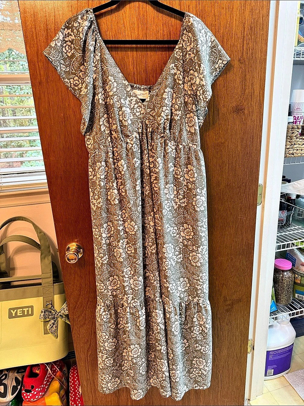 Universal Thread Flutter Short-Sleeve Floral Maxi A-Line Dress sage green